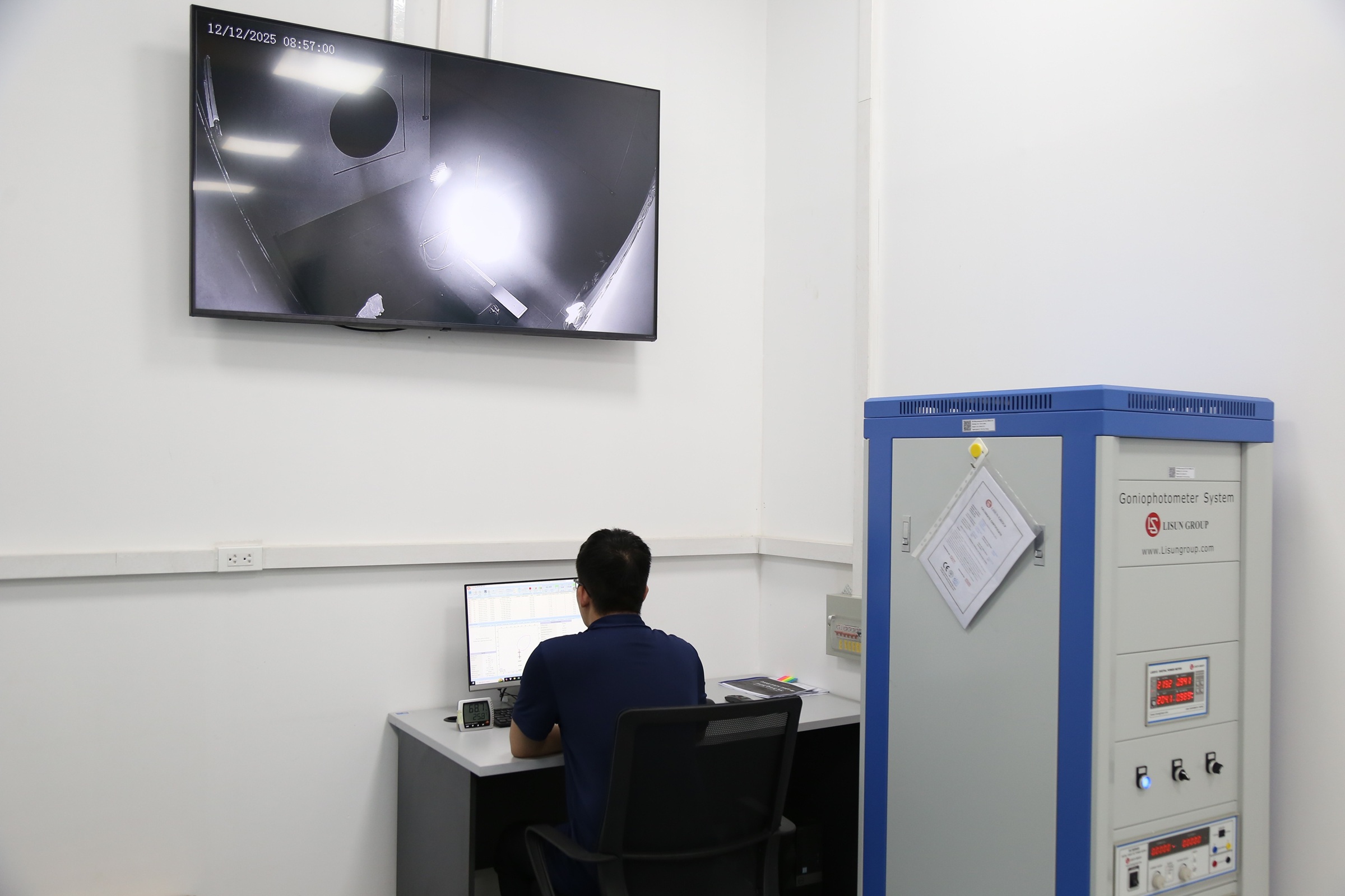 Phong_Thu_Nghiem Quang_Hoc