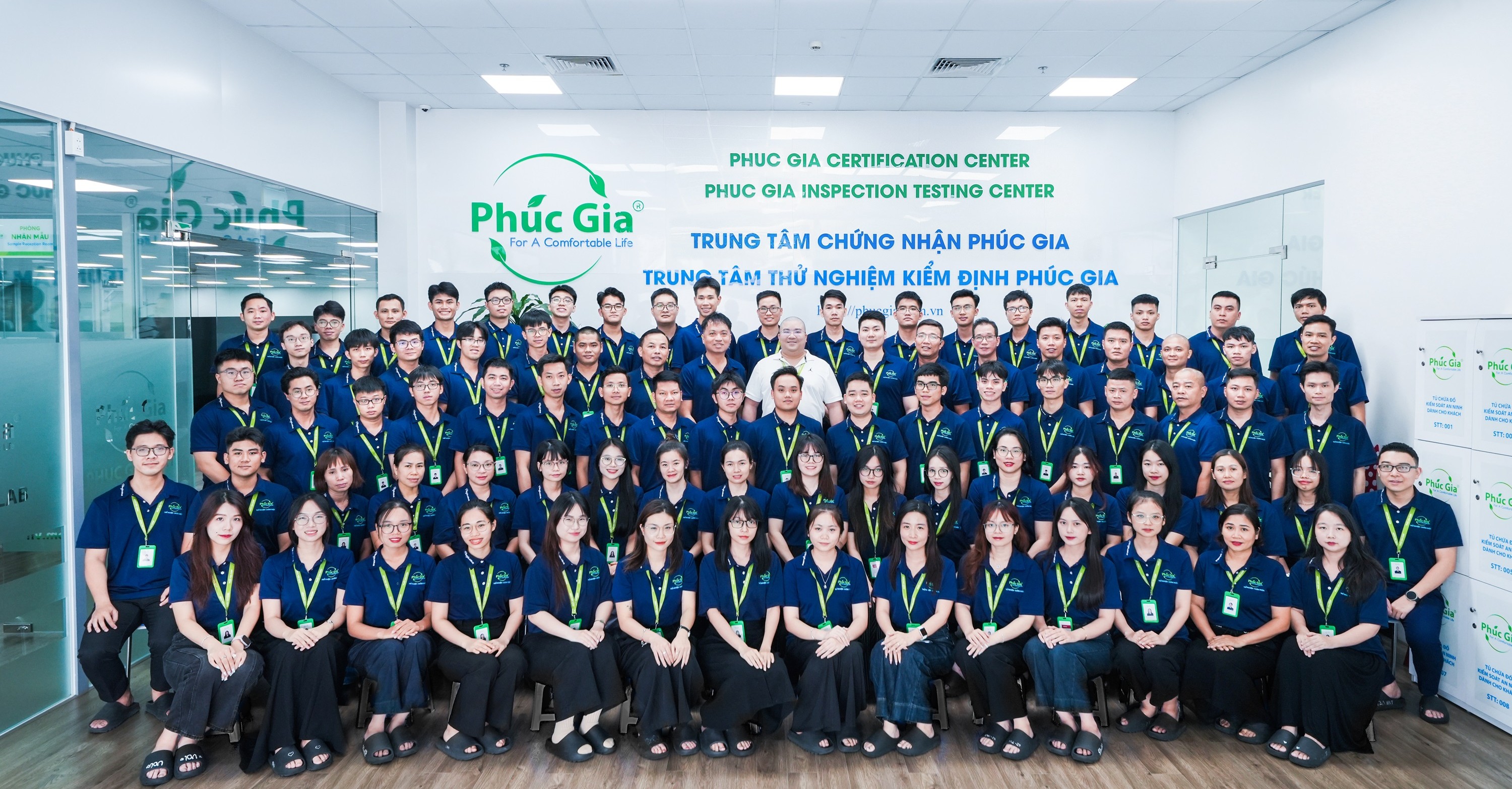 Anh-tap-the-Phuc-Gia